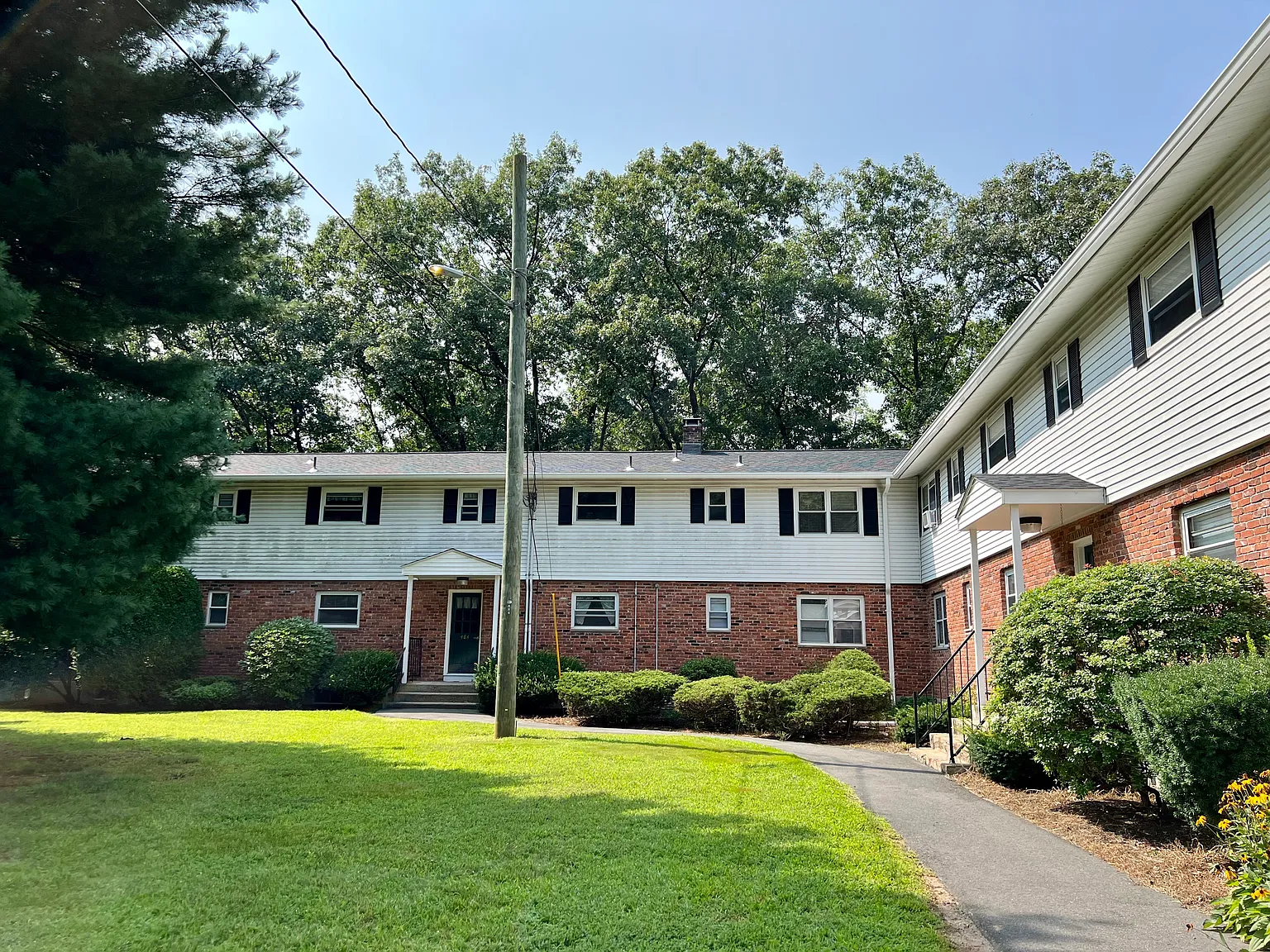 2 bed, 900 sqft, $1,790 — Photo 3