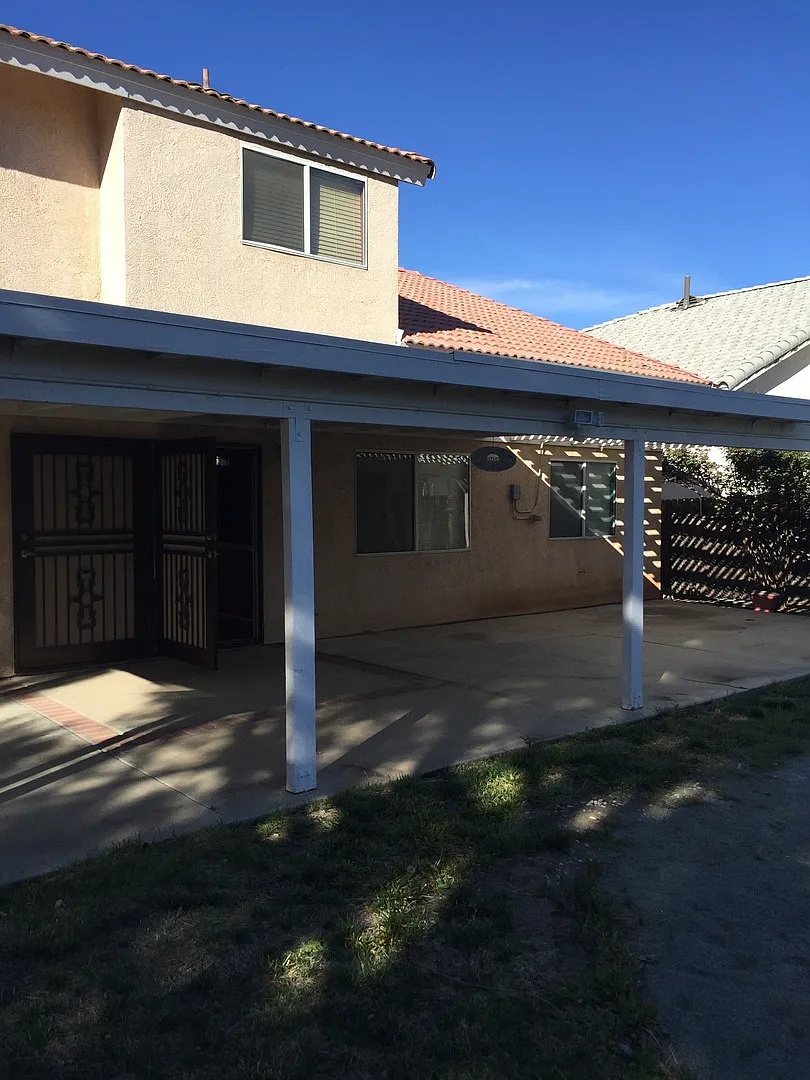 Building Photo - 14333 La Crescenta Ave