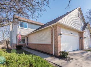 9002 Pine Cove Dr, Whitmore Lake, MI