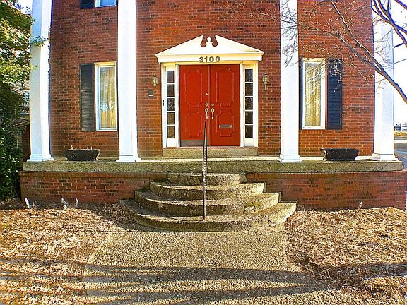 3100 Frankfort Ave - Front Steps