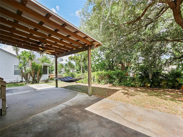 240 Maureen Dr — Photo 25