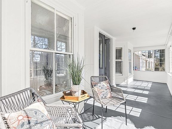 4th image of 53 Lake St