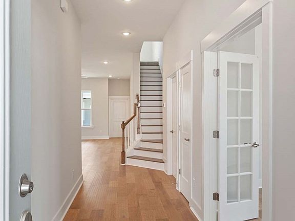 The Woodville - Entry