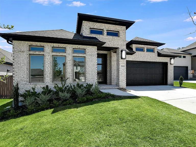 612 Jefferson Dr — Photo 1