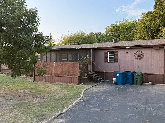 3 bed, 1216 sqft, $1,500 — Photo 1