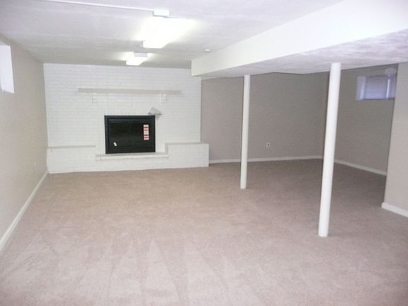 fireplace familyroom 