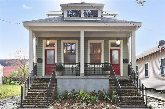1st image of 3016 Banks St