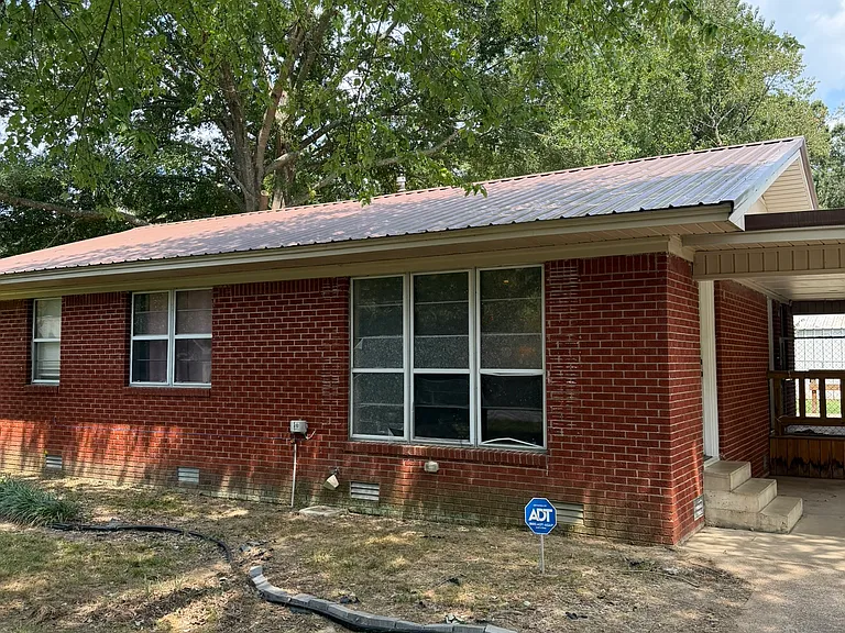404 N Lemon St — Photo 3