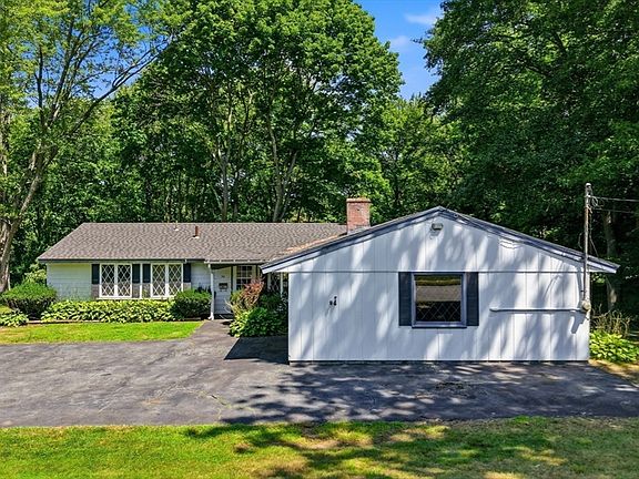 3rd image of 34 Cornell Rd