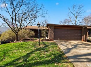 2181 Cherrycove Ct, Maryland Heights, MO