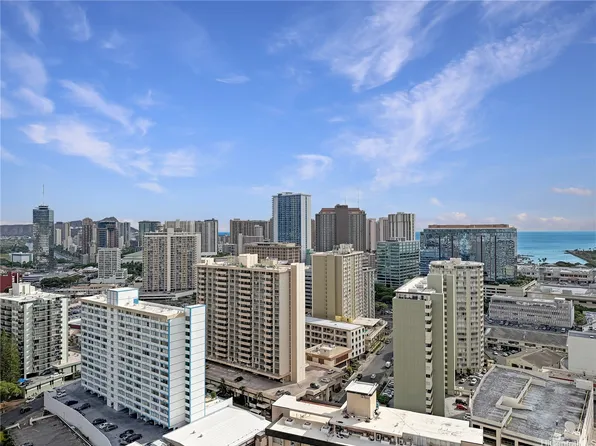 1500 Rycroft St #2707, Honolulu, HI 96814