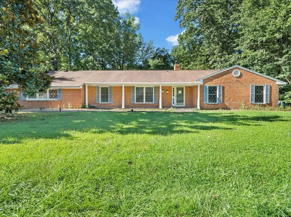 1114 Lakeridge Cir, Troutville, VA 24175