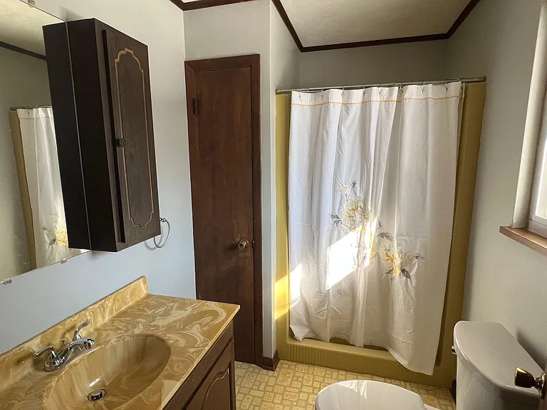 511 N Cherry St — Photo 25