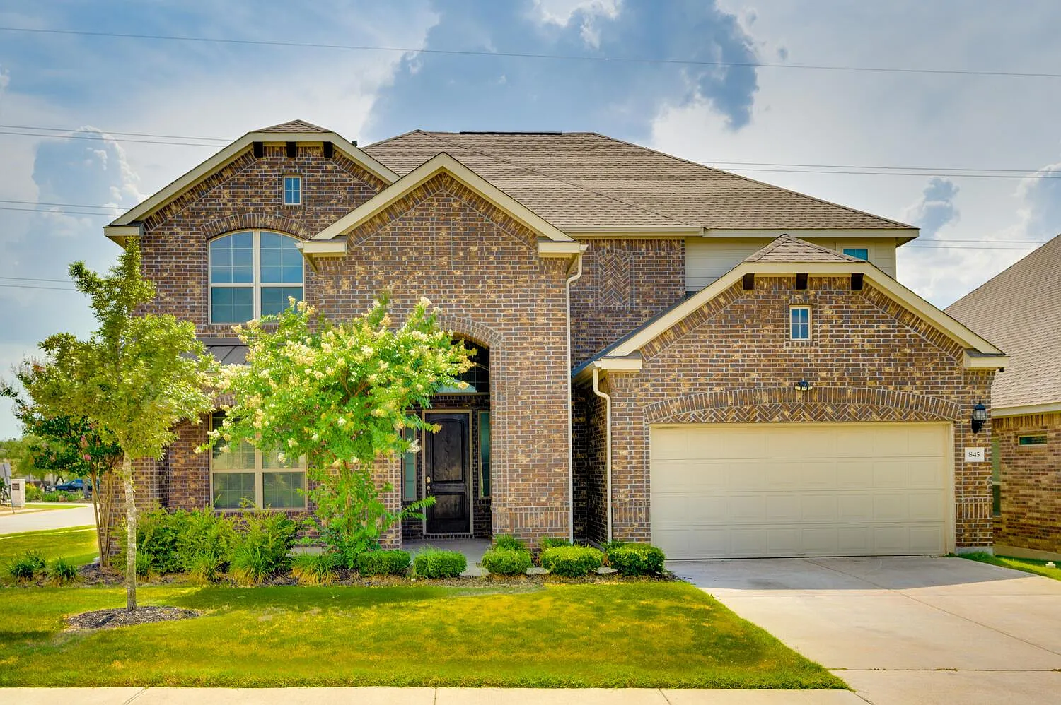 5 bed, 3.0 bath, 3628 sqft, $3,150 — Photo 2