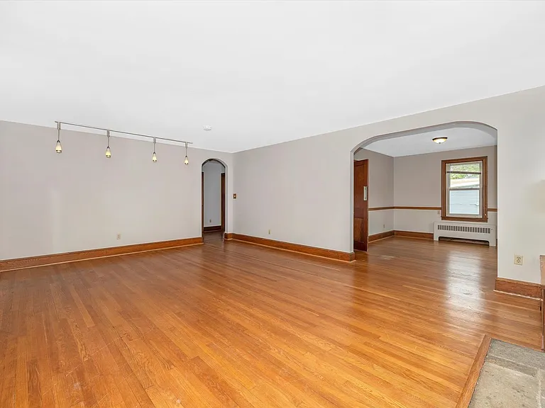 531 Lee Pl — Photo 8