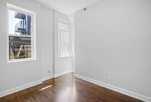 Rented by Oxford Property Group | media 20