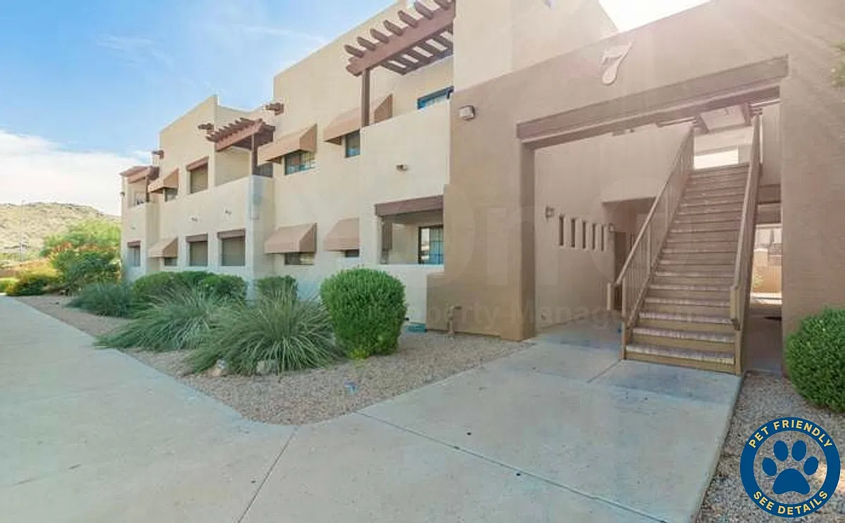 3 bed, 2.0 bath, 1064 sqft, $1,799 — Photo 1