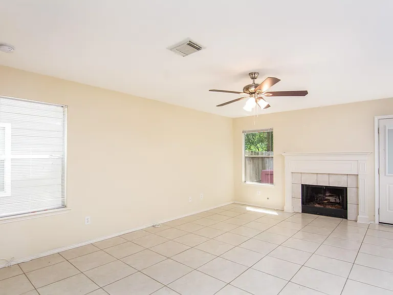 127 N Villa Oaks Dr — Photo 10