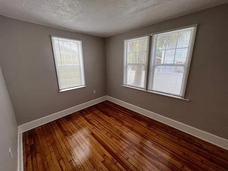 456 13th Ave NE #5 — Photo 8