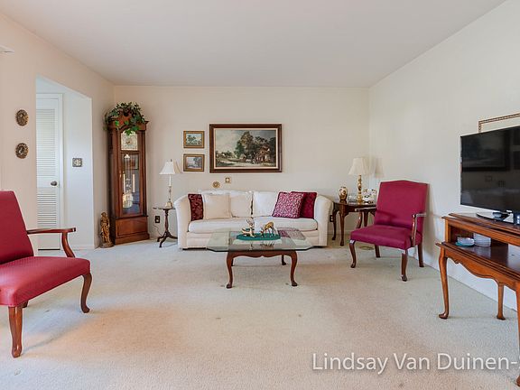 5th image of 1648 Sunny Creek St SE