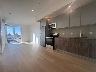 172-02 Hillside Avenue, #7G