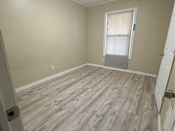 5th image of 1533 La Salle Ave