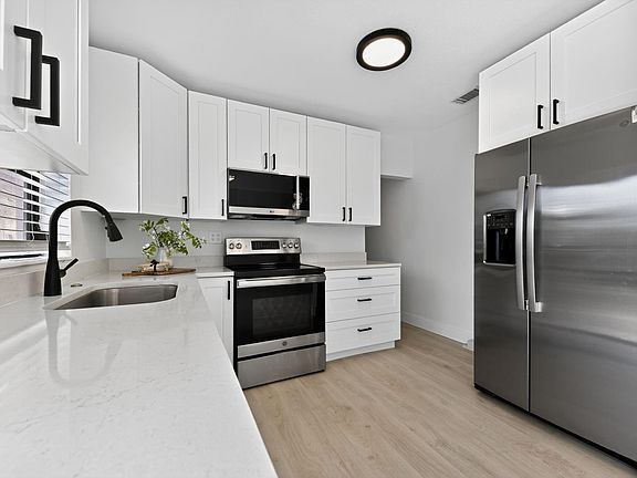3rd image of 115 N 11th Street