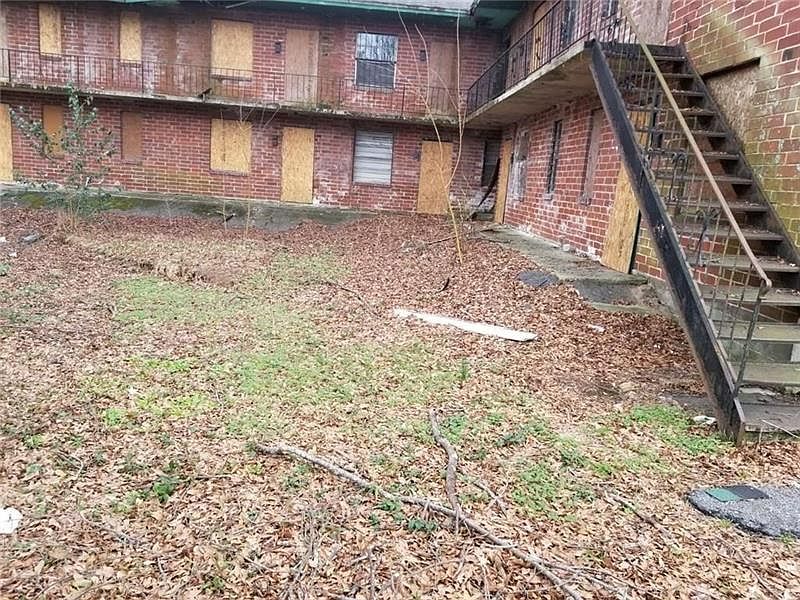 2nd image of 297 Burbank Dr NW