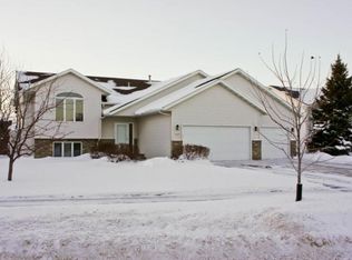 2927 32nd St S, Fargo, ND 58103