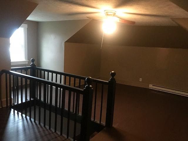 Extra Room / Playroom / Office / Bedroom