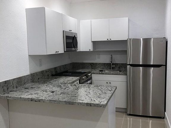 2nd image of 126 Mendoza Ave APT 3