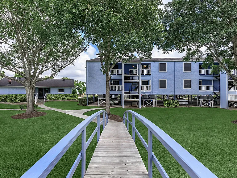 Bayou Village — Photo 16