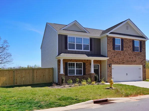 208 Marathon Ln, Candler, NC 28715