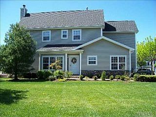 1st image of 2 Kensington Dr