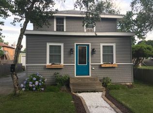76 Waverly St, Warwick, RI 02889