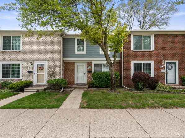 24525 Seaton Circuit E #17, Warren, MI 48091