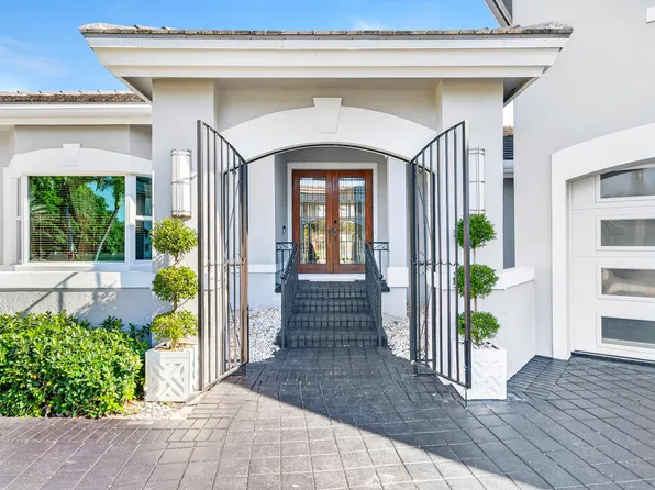 6 Cloister Circle, West Palm Beach, FL 33401