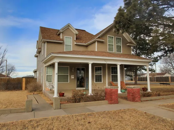402 Madison St, Ellis, KS 67637