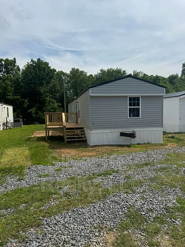 1004 S Jackson St — Photo 1