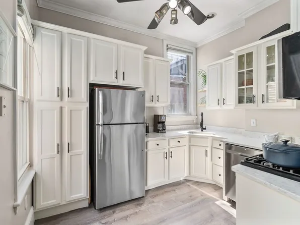 176 Bunker Hill St #1, Charlestown, MA 02129