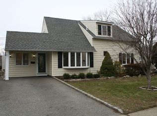 83 Orchid Rd, Levittown, NY 11756