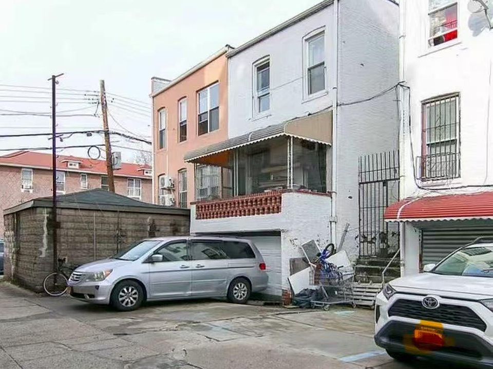 2nd image of 904 54th Street