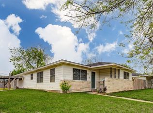 411 Burke Rd, Pasadena, TX 77506