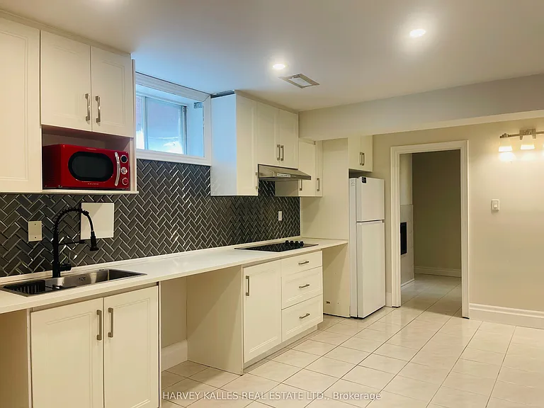 16 Rustic Rd #LOWER — Photo 6