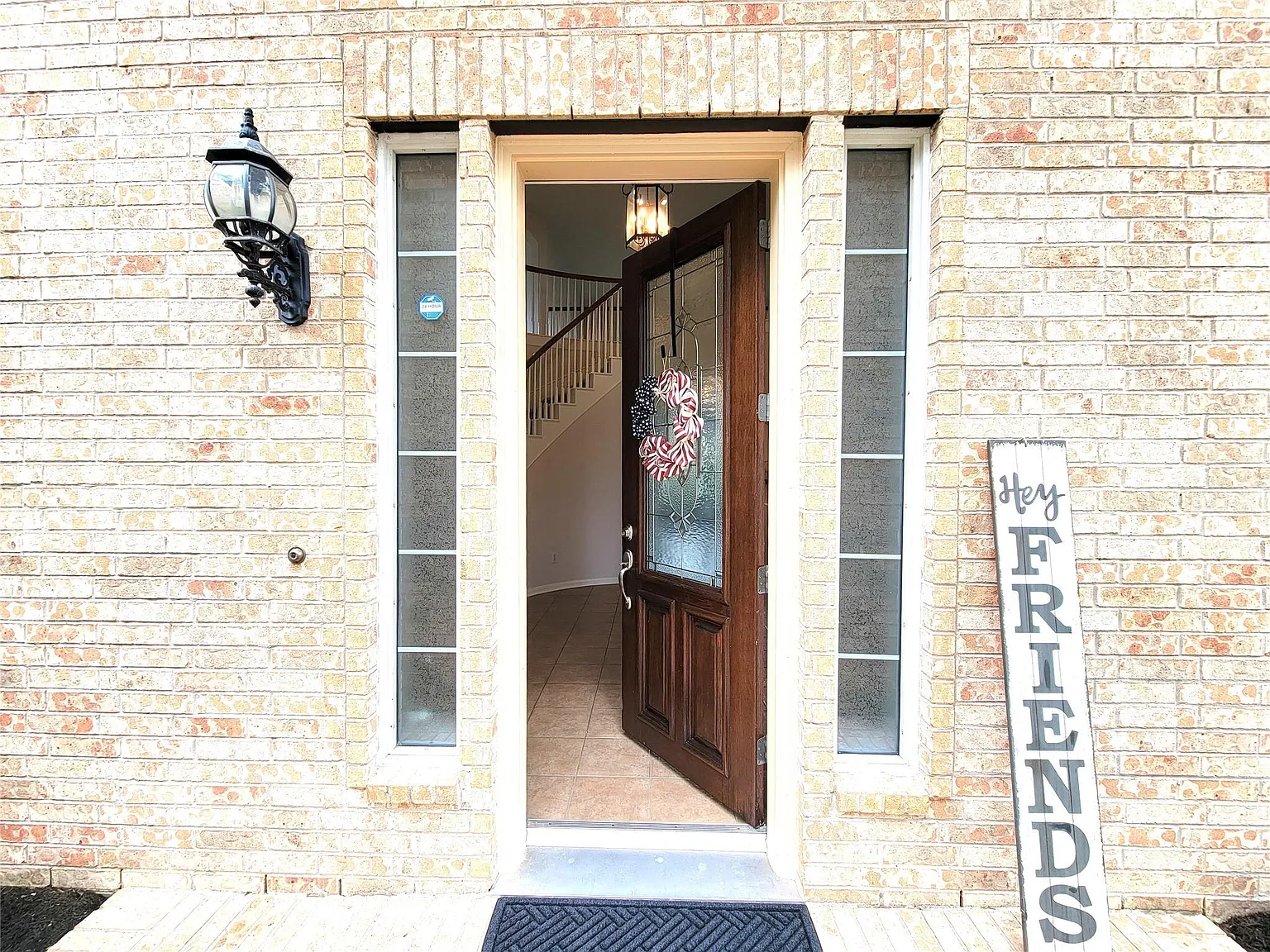 5 bed, 4.0 bath, 3988 sqft, $3,400 — Photo 4