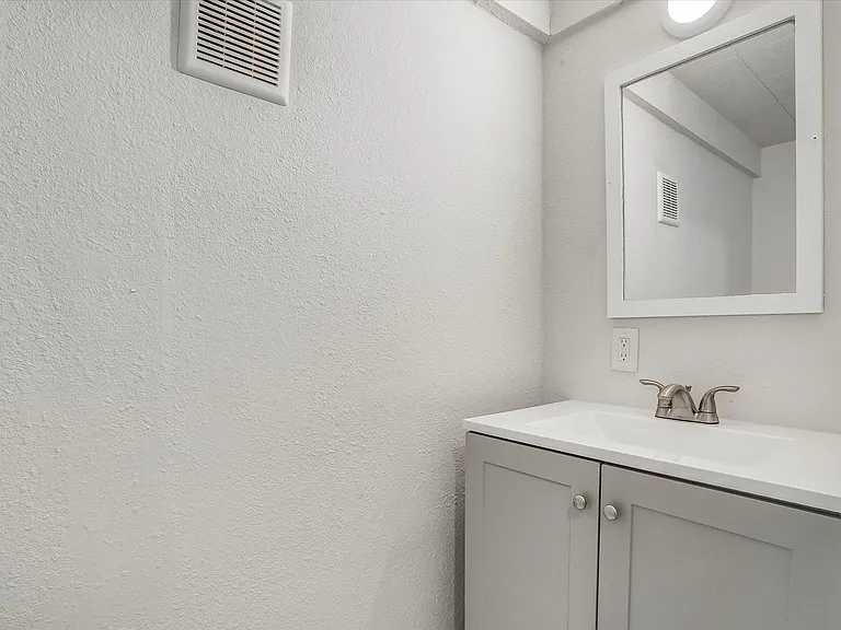 3817 S Benton Ave — Photo 12