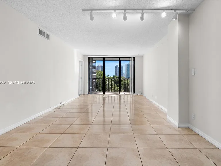 3401 N Country Club Dr #519 — Photo 3