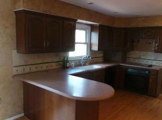 6634 Hallet St, Shawnee, KS 66216