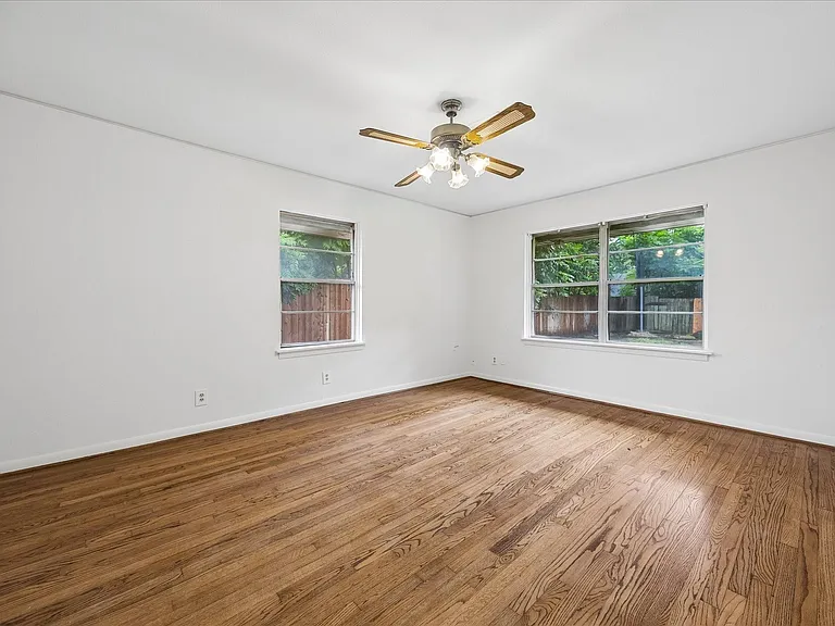 4029 McDermed Dr — Photo 4
