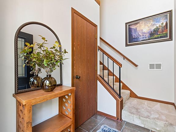 5th image of 7246 Allen Ct